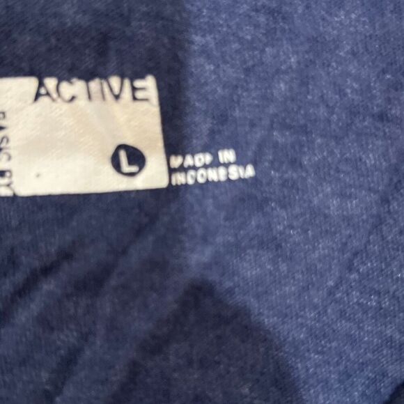 Active Basics V-Neck T-Shirt – Women’s Size Large - Picture 2 of 2